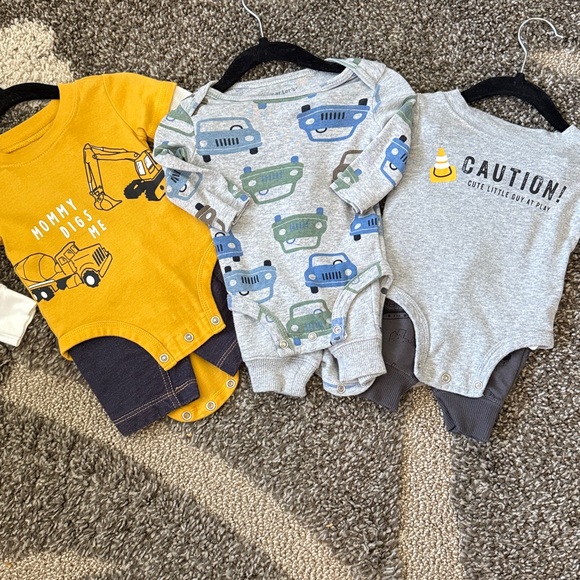 Carter's baby boy Bundle of 3 Outfits. 3 months. - Picture 1 of 14